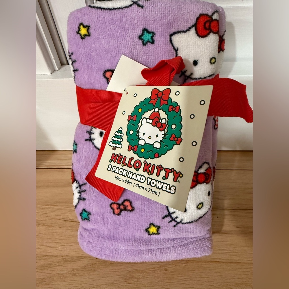 Hello Kitty set of 2 hand towels